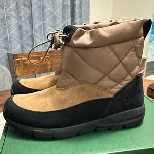 Mens Danner Cloud Cap 400G  Boots  Color:Brown Black
Size 10D
New in Box Danner | Shoes | Mens Danner Cloud Cap 40g Boots Colorbrown  main image 2
